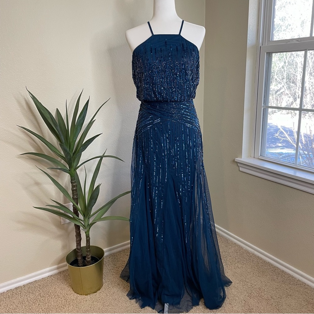 Stunning vintage beaded navy Adrianna Papell evening gown! Size estimated 6